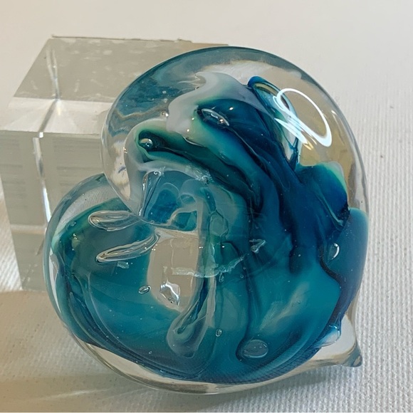 Turquoise Blue Art Glass Heart Paperweight Swirling Bright Colors Hand Blown 2.5 - Picture 9 of 16